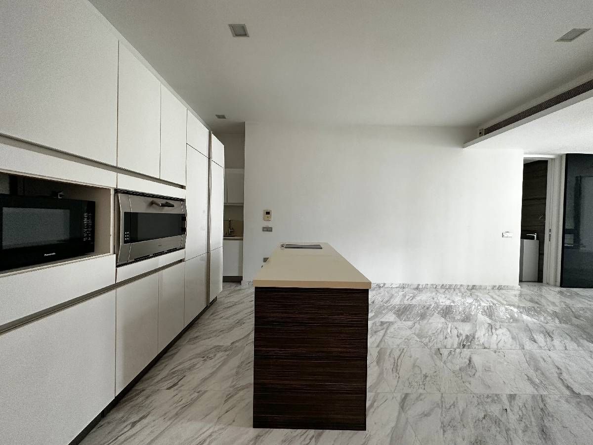 Marina Collection Condominium For Sale, $3,240,000, 3 Bed 3 Bath 2,099 sqft $1,544.00 psf