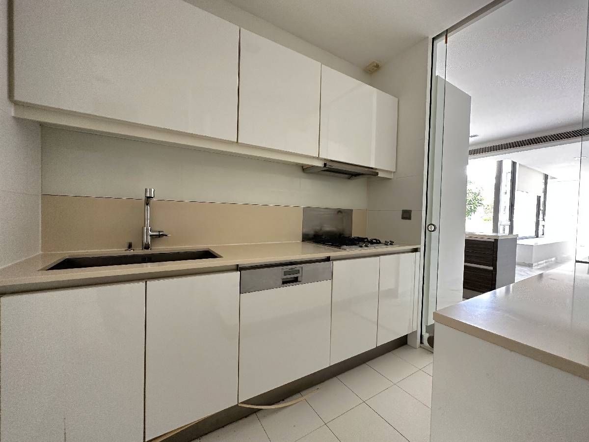 Marina Collection Condominium For Sale, $3,240,000, 3 Bed 3 Bath 2,099 sqft $1,544.00 psf