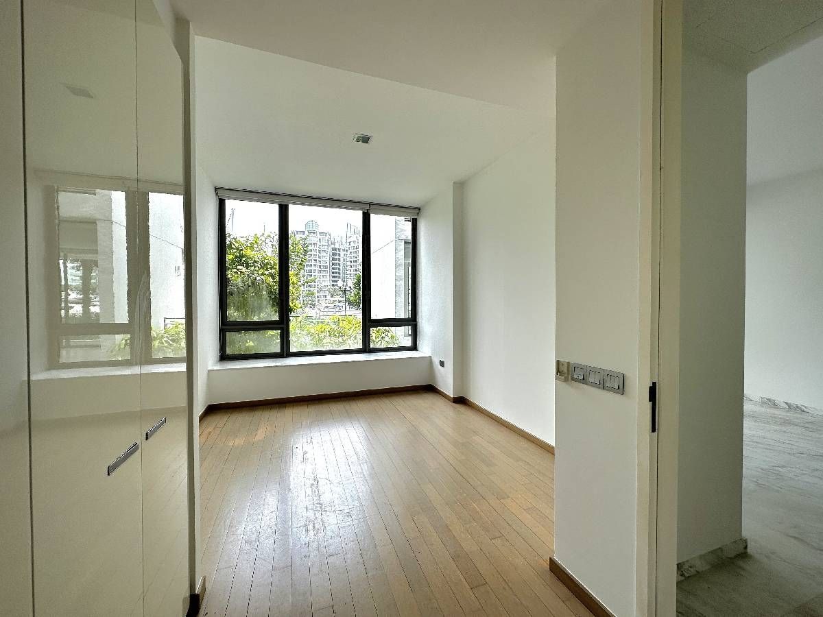 Marina Collection Condominium For Sale, $3,240,000, 3 Bed 3 Bath 2,099 sqft $1,544.00 psf