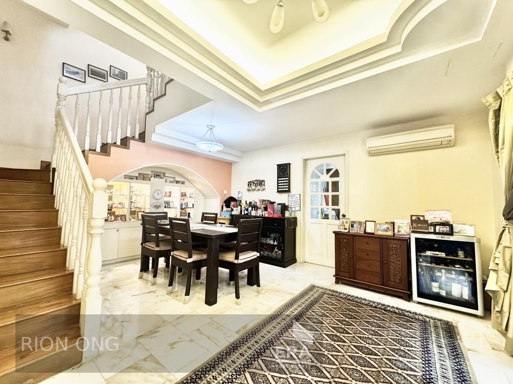 Well Kept Fh Corner Terrace for Sale