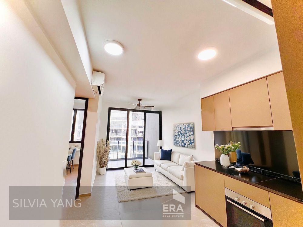 Next to Mrt, High Floor Spacious 2beds 2 Bath for Sale