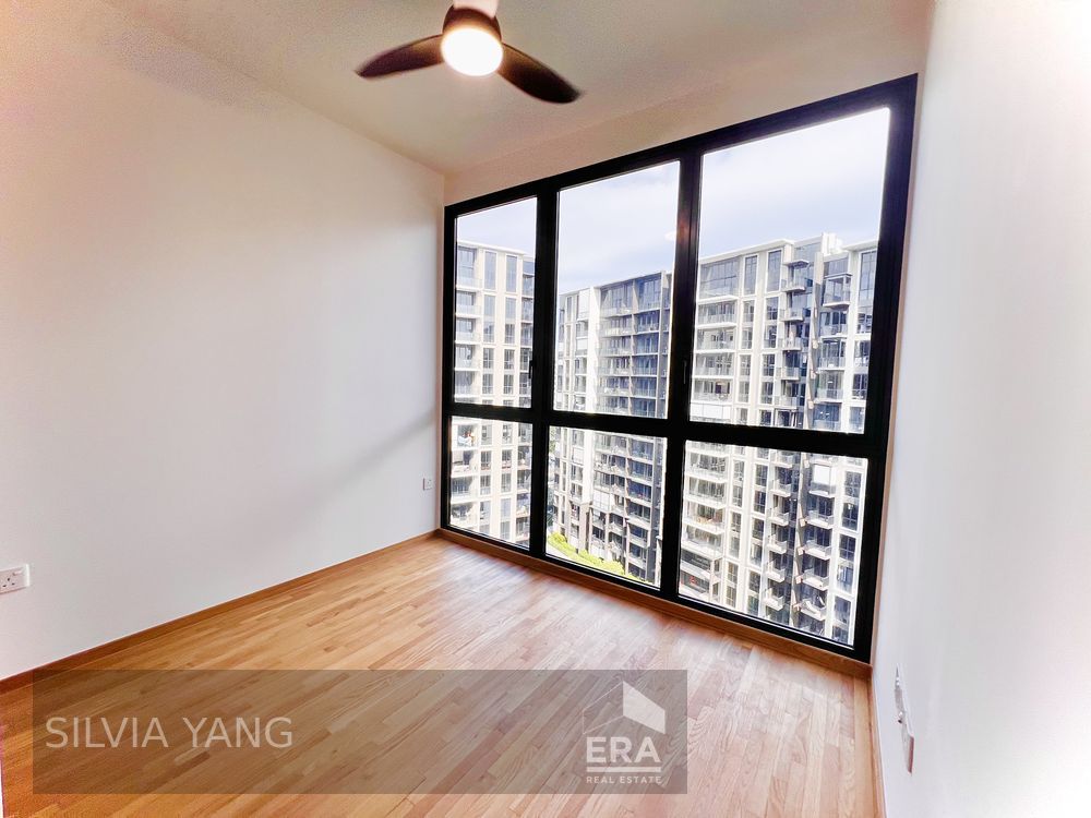 Next to Mrt, High Floor Spacious 2beds 2 Bath for Sale