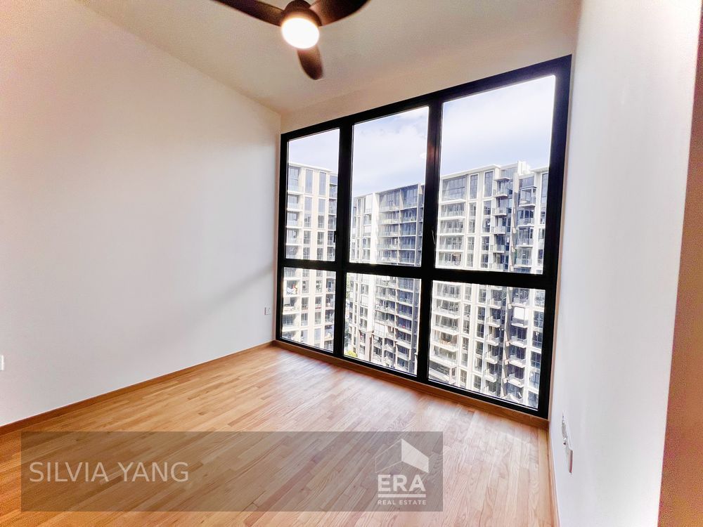 Next to Mrt, High Floor Spacious 2beds 2 Bath for Sale
