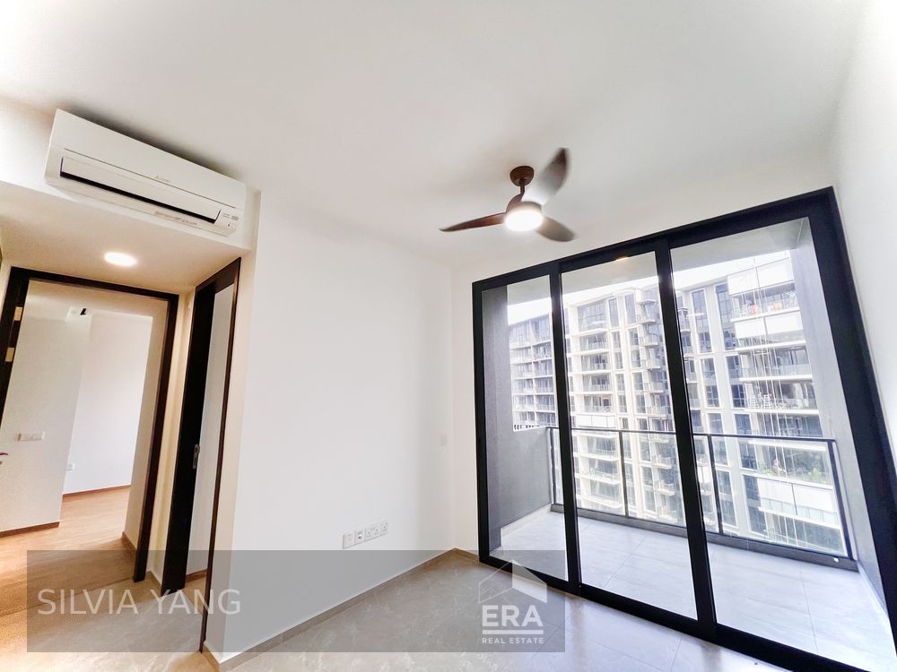 Next to Mrt, High Floor Spacious 2beds 2 Bath for Sale