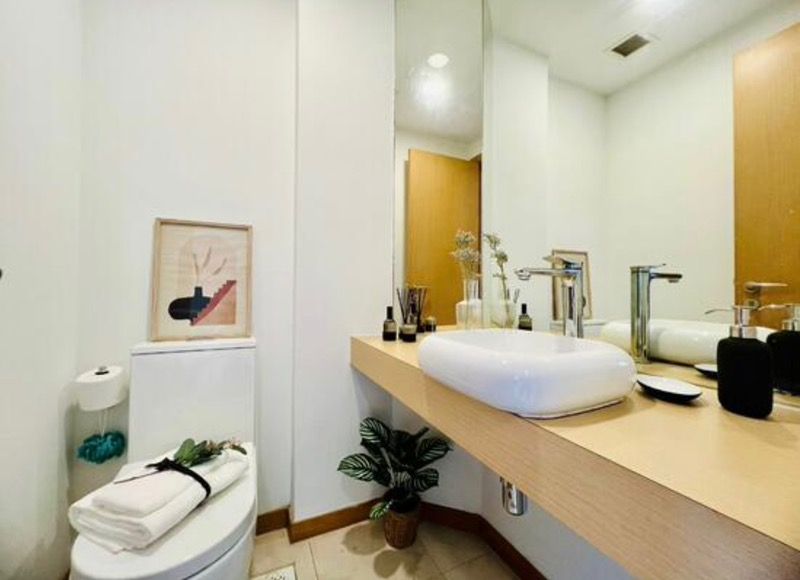 Icon Apartment For Sale, $1,388,8881 Bath 786 sqft $1,767.00 psf