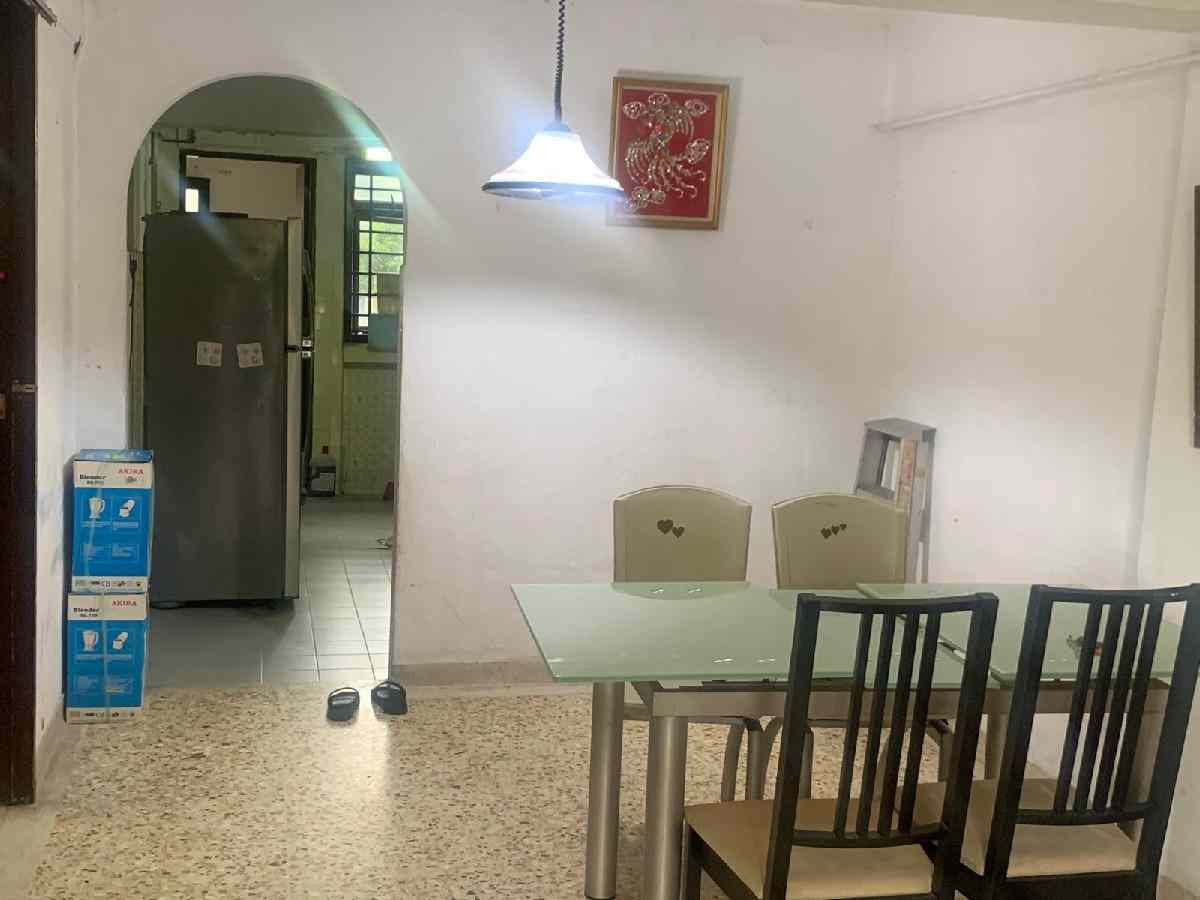 Prop-GPT: F&B Space:   Middle Road Fortune Centre For Sale