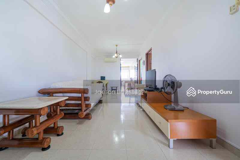 Prop-GPT: HDB Flat: D19  215 Serangoon Avenue 4