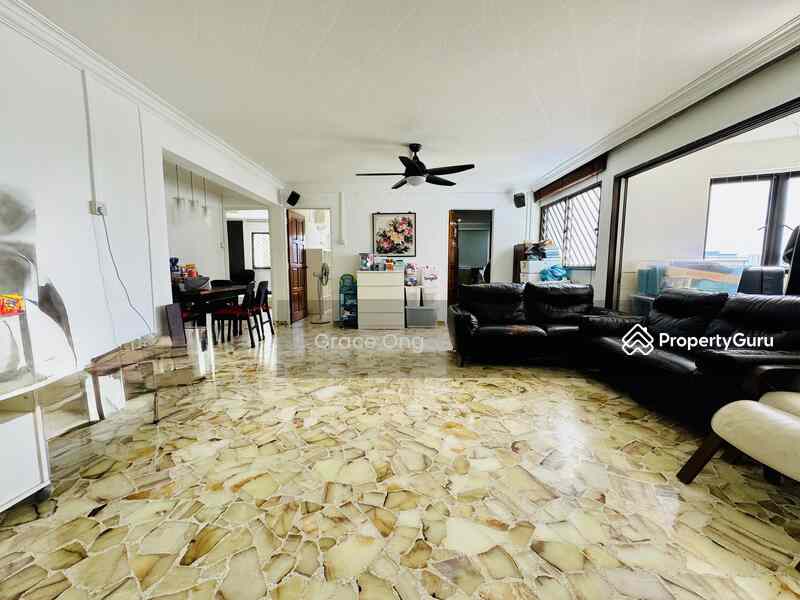 Prop-GPT: HDB Flat: D20  402 Sin Ming Avenue