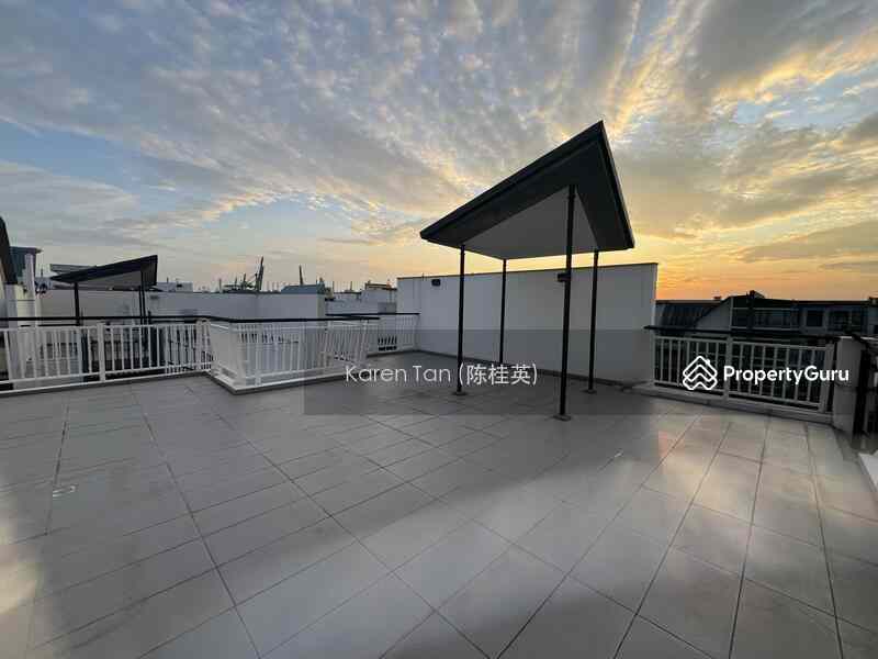 Prop-GPT: Apartment: D05  WhiteHaven