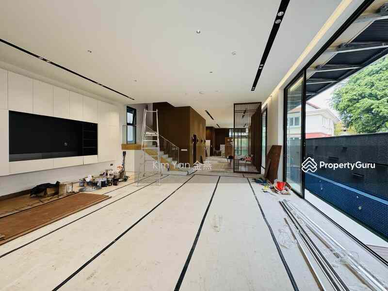 Prop-GPT: Bungalow: D11  Brand new/luxury bungalow, 4 levels with lift & pool, bright basement with build-in wine cellar