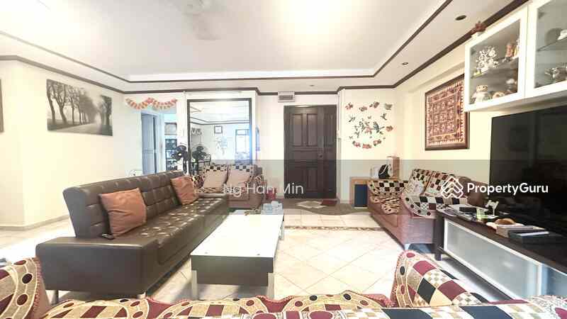 Prop-GPT: HDB Flat: D27  323 Sembawang Close