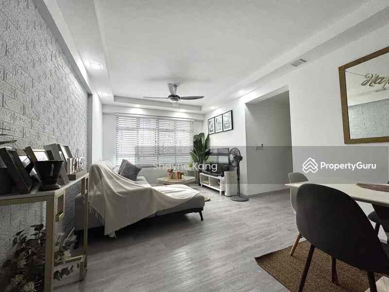 Prop-GPT: HDB Flat: D19  331B Anchorvale Street