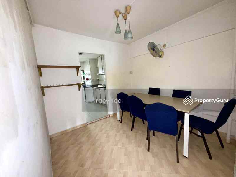 Prop-GPT: HDB Flat: D20 Ang Mo Kio 226 Ang Mo Kio Avenue 1