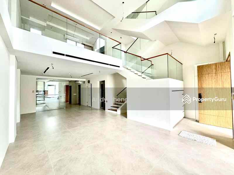 Prop-GPT: Terrace: D19  Serangoon Garden. Brand New Modern Inter Terrace!