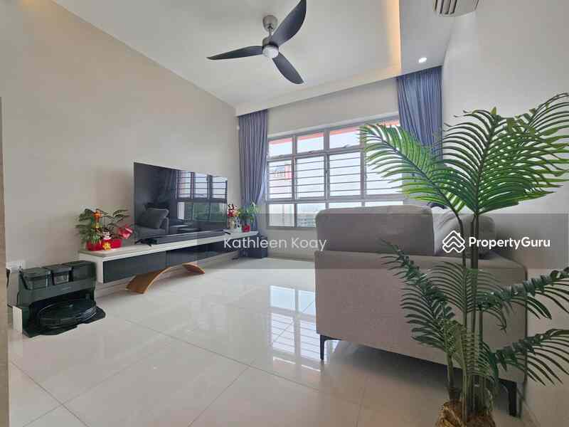 Prop-GPT: HDB Flat: D23 Bukit Batok 448C Bukit Batok West Avenue 9