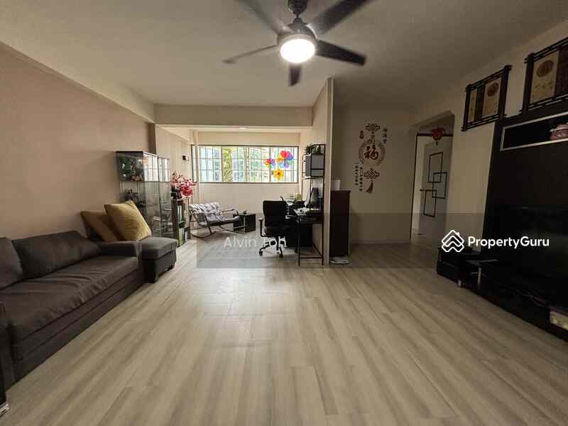 Prop-GPT: HDB Flat: D25  513 Woodlands Drive 14