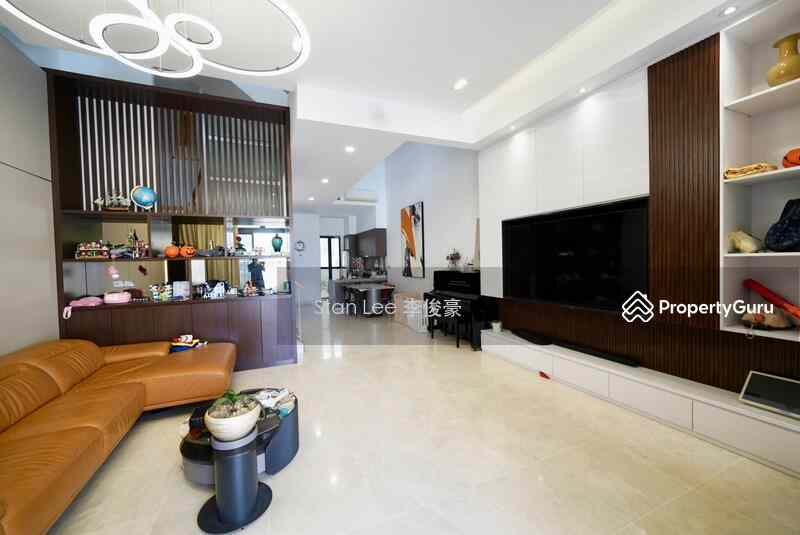 Prop-GPT: Terrace: D28  Luxus Hills