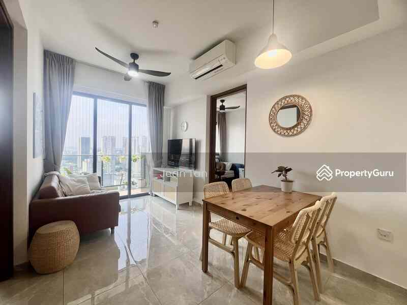 Prop-GPT: Condominium: D03  Stirling Residences