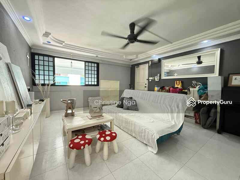 Prop-GPT: HDB Flat: D25  105 Woodlands Street 13