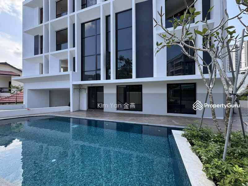 Prop-GPT: Bungalow: D03  Brand New & Luxury, Freehold bungalow with swimming Pool, park 6 cars inside