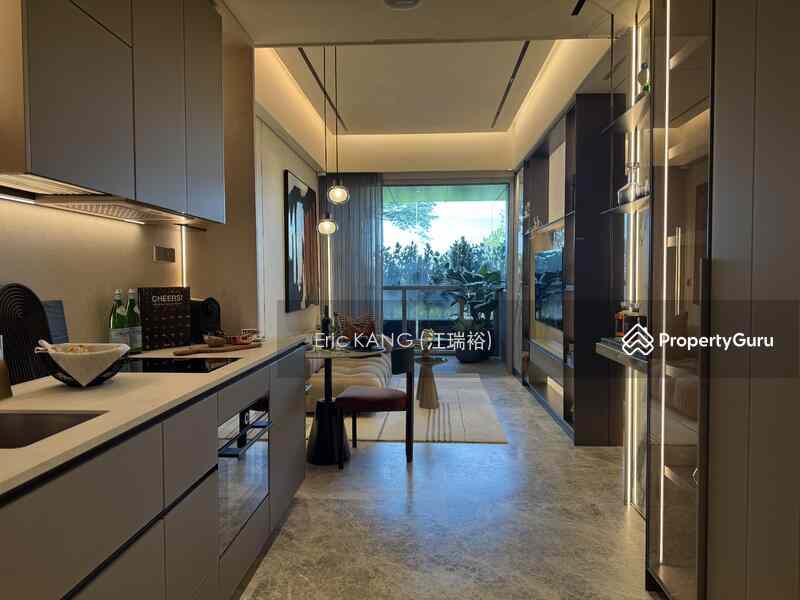 Prop-GPT: Condominium: D01 Marina W Residences Marina View - Singapore