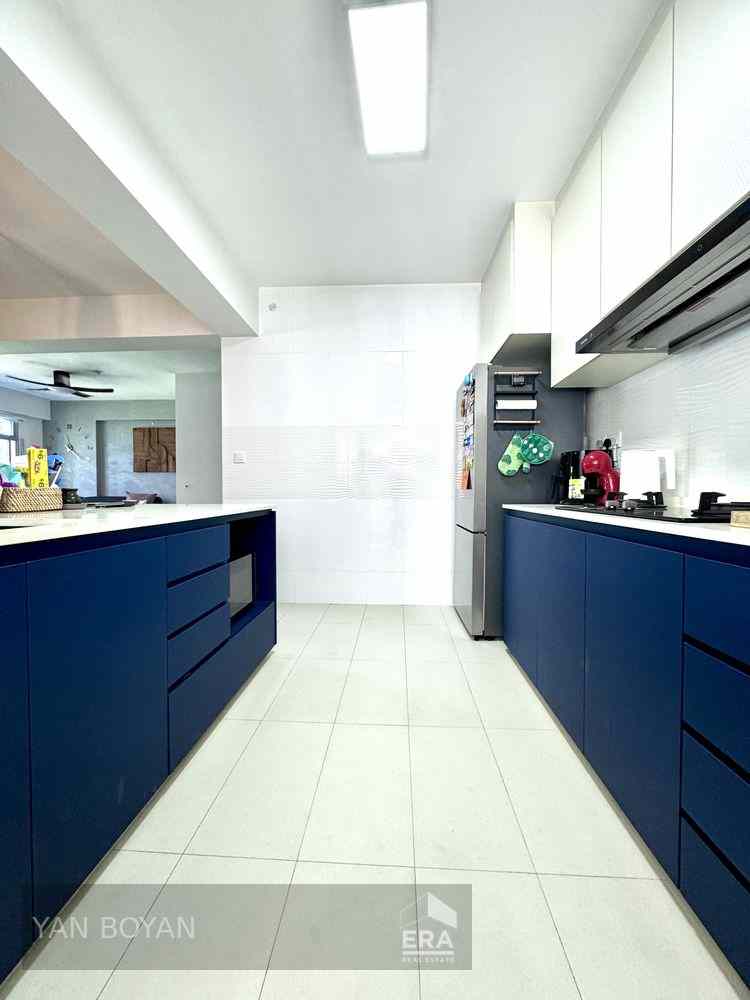 438b Bukit Batok West Avenue 8: D23 Bukit Batok HDB - 3 room | Prop-GPT the AI-Powered Property Guru