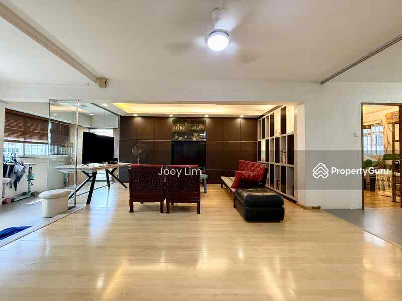 460 Tampines Street 42: D18 Tampines HDB Flat | Prop-GPT the AI-Powered Property Guru