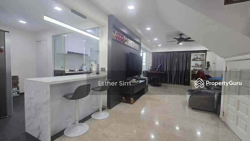 874A Tampines Street 84: D18 Tampines HDB Flat | Prop-GPT the AI-Powered Property Guru