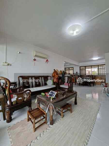 327 Tampines Street 32: D18 Tampines HDB Flat | Prop-GPT the AI-Powered Property Guru