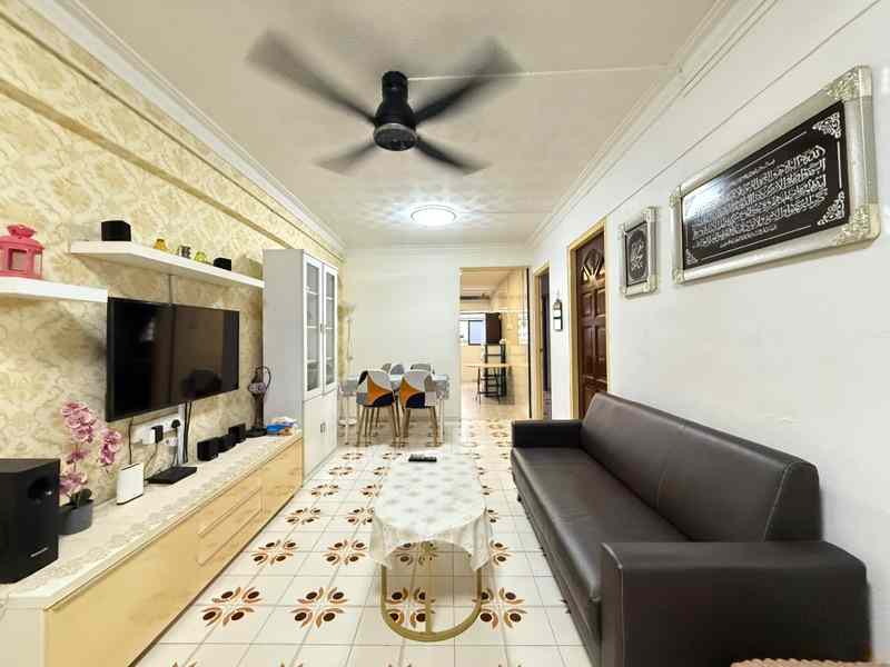 114 Hougang Avenue 1: D19 Hougang HDB Apartment | Prop-GPT the AI-Powered Property Guru