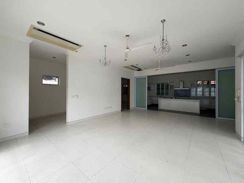 MELROSE DRIVE: D13  Detached | Prop-GPT the AI-Powered Property Guru