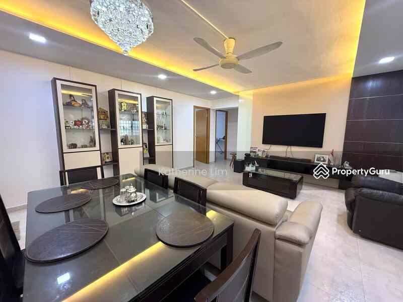 726 Tampines Street 71: D18 Tampines HDB Flat | Prop-GPT the AI-Powered Property Guru