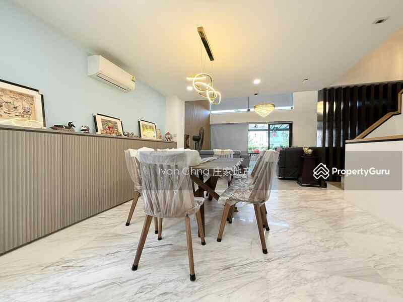 Prop-GPT: Semi-Detached: D19 Serangoon LANDED7772 @ Great Condition 999Y Semi D | Parks 4 Cars | Walk to upcoming MRT | Serangoon Gardens