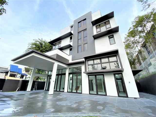 Charlton Park: D19  Detached | Prop-GPT the AI-Powered Property Guru