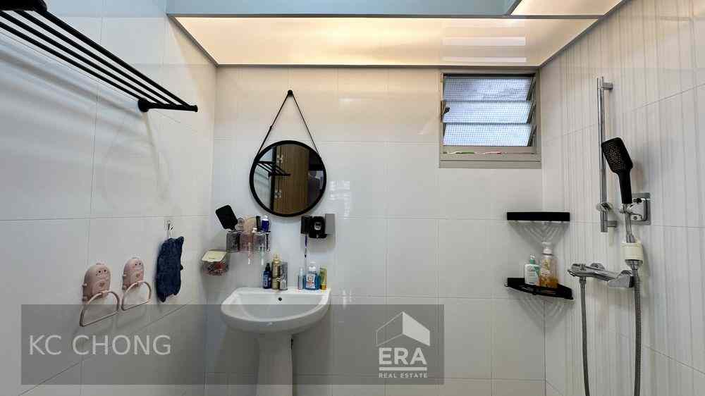 439b Bukit Batok West Avenue 8: D23 Bukit Batok HDB - 3 room | Prop-GPT the AI-Powered Property Guru