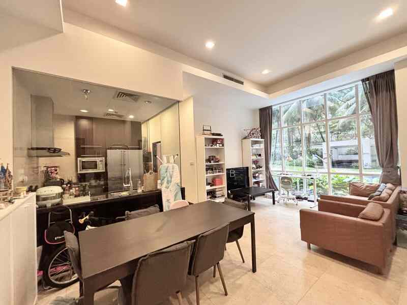 Prop-GPT: Condominium: D09 Cairnhill Orchard Scotts