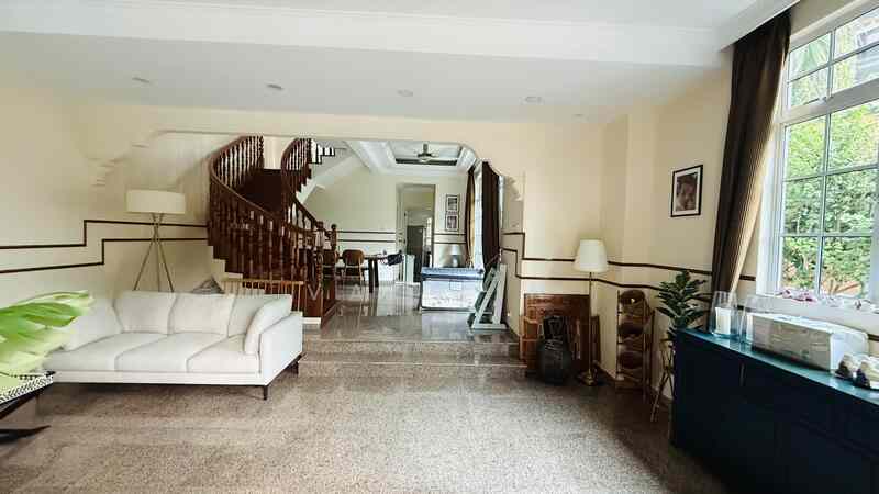 Prop-GPT: Semi-Detached: D16 Upper East Coast CHEAP Kew Estate Upper East Cost Semi-D 7mins to Mrt  Big Ensuite Rooms