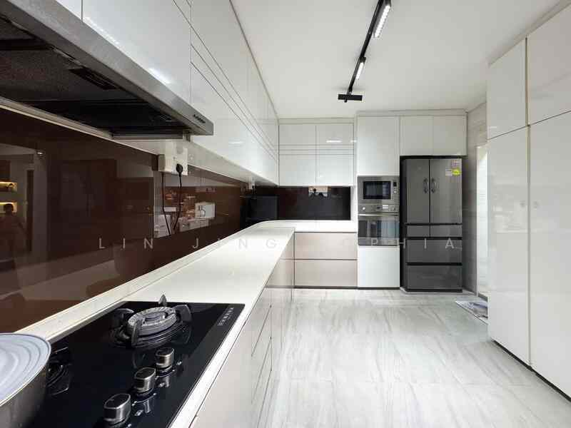 922 Tampines Street 91: D18 Tampines HDB Flat | Prop-GPT the AI-Powered Property Guru