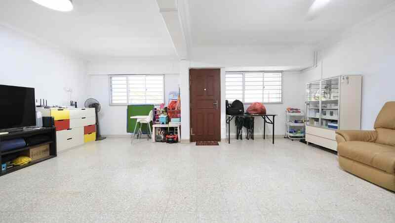 404 Pandan Gardens: D22  HDB Flat | Prop-GPT the AI-Powered Property Guru