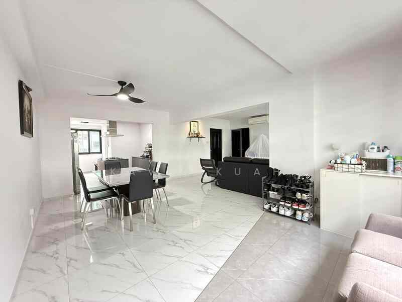 Prop-GPT: HDB Flat: D19 Serangoon 523 Serangoon North Avenue 4