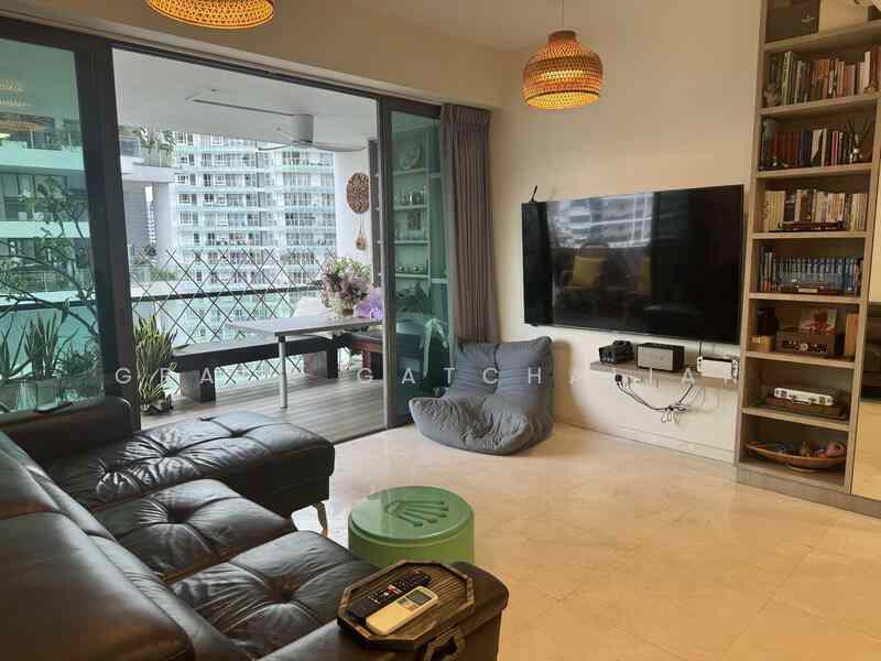 Prop-GPT: Condominium: D09  8 Saint Thomas