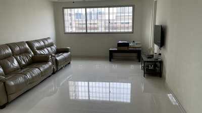 109 Jurong East Street 13: D22 Jurong HDB Flat | Prop-GPT the AI-Powered Property Guru