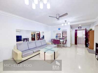 207c Compassvale Lane: D19 Sengkang HDB - 3 room | Prop-GPT the AI-Powered Property Guru