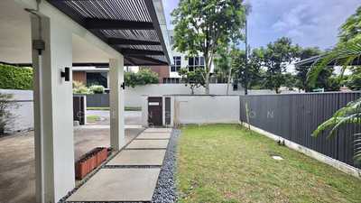 For Sale:  Modern 4-Level Bungalow Renovated and 100% Move-in At Braddell Heights!: D13 Potong Pasir Detached | Prop-GPT the AI-Powered Property Guru