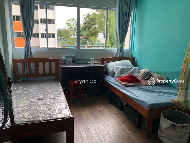 Prop-GPT: HDB Flat: D27 Yishun 802 Yishun Ring Road