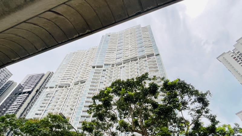 Queens Peak Condominium For Rent, $3,800, 1 Bed 1 Bath 430 sqft $8.84 psf