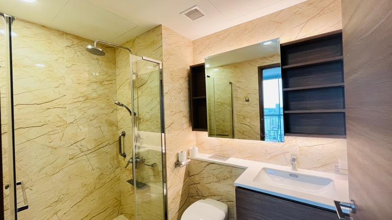 Queens Peak Condominium For Rent, $3,800, 1 Bed 1 Bath 430 sqft $8.84 psf