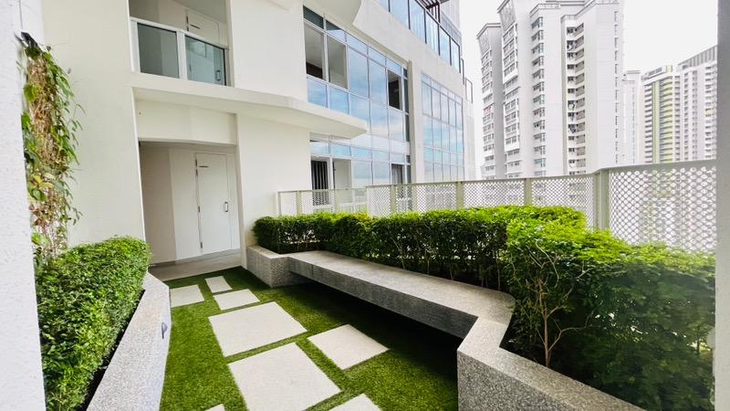 Queens Peak Condominium For Rent, $3,800, 1 Bed 1 Bath 430 sqft $8.84 psf