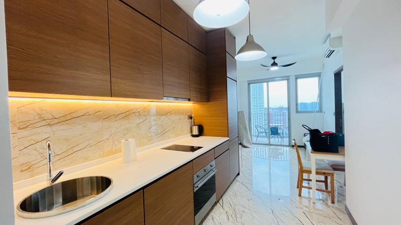 Queens Peak Condominium For Rent, $3,800, 1 Bed 1 Bath 430 sqft $8.84 psf