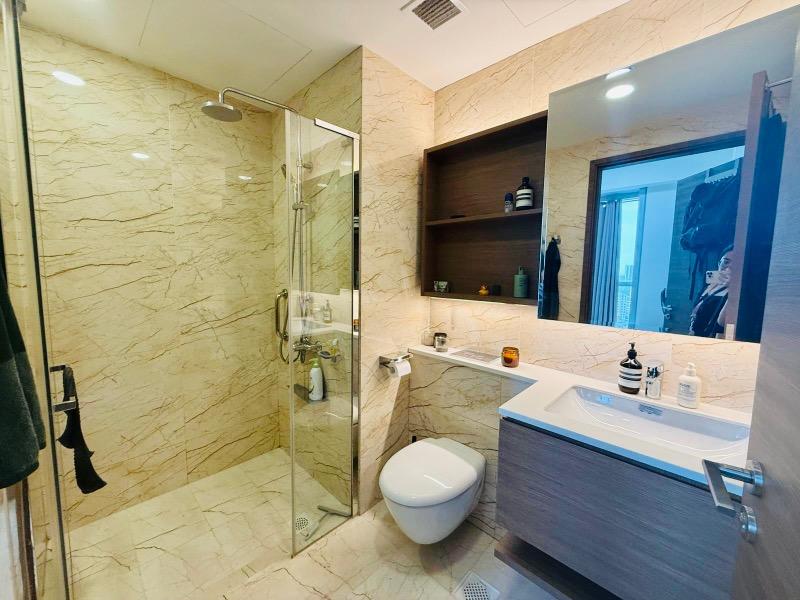Queens Peak Condominium For Rent, $3,800, 1 Bed 1 Bath 430 sqft $8.84 psf
